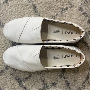 White womens Toms
